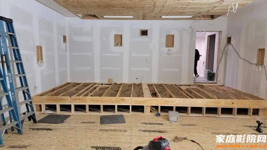 老外手搓发烧级影音室,IMAX感扑面而来(图6) 老外手搓发烧级影音室,IMAX感扑面而来(图6)