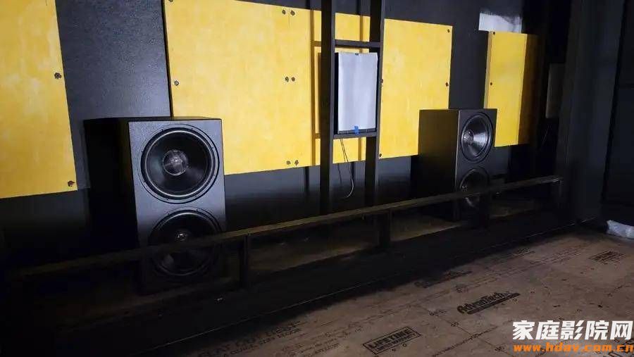 老外手搓发烧级影音室,IMAX感扑面而来(图11) 老外手搓发烧级影音室,IMAX感扑面而来(图11)