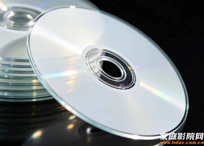 我国“玻璃硬盘”量产!360TB(能装2.5万部电影),10万年寿命,成本仅传统1/10 (图3) 文章配图-1
