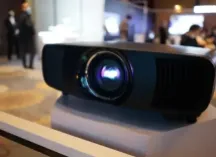 爱普生推出真4K激光投影机：EH-LS12000B和EH-LS11000W